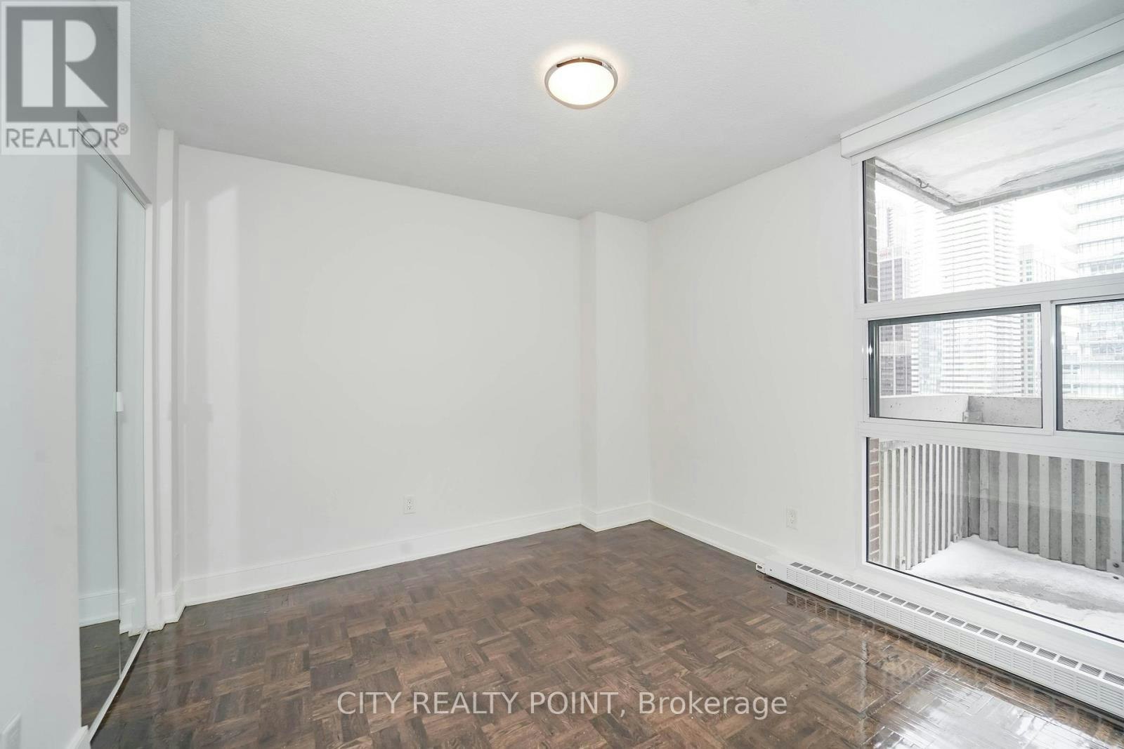 1610-33 Isabella Street, Toronto, ON, M4Y 2P7 - 11