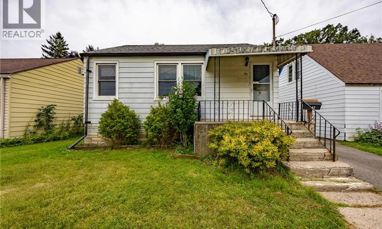82 Salisbury Avenue