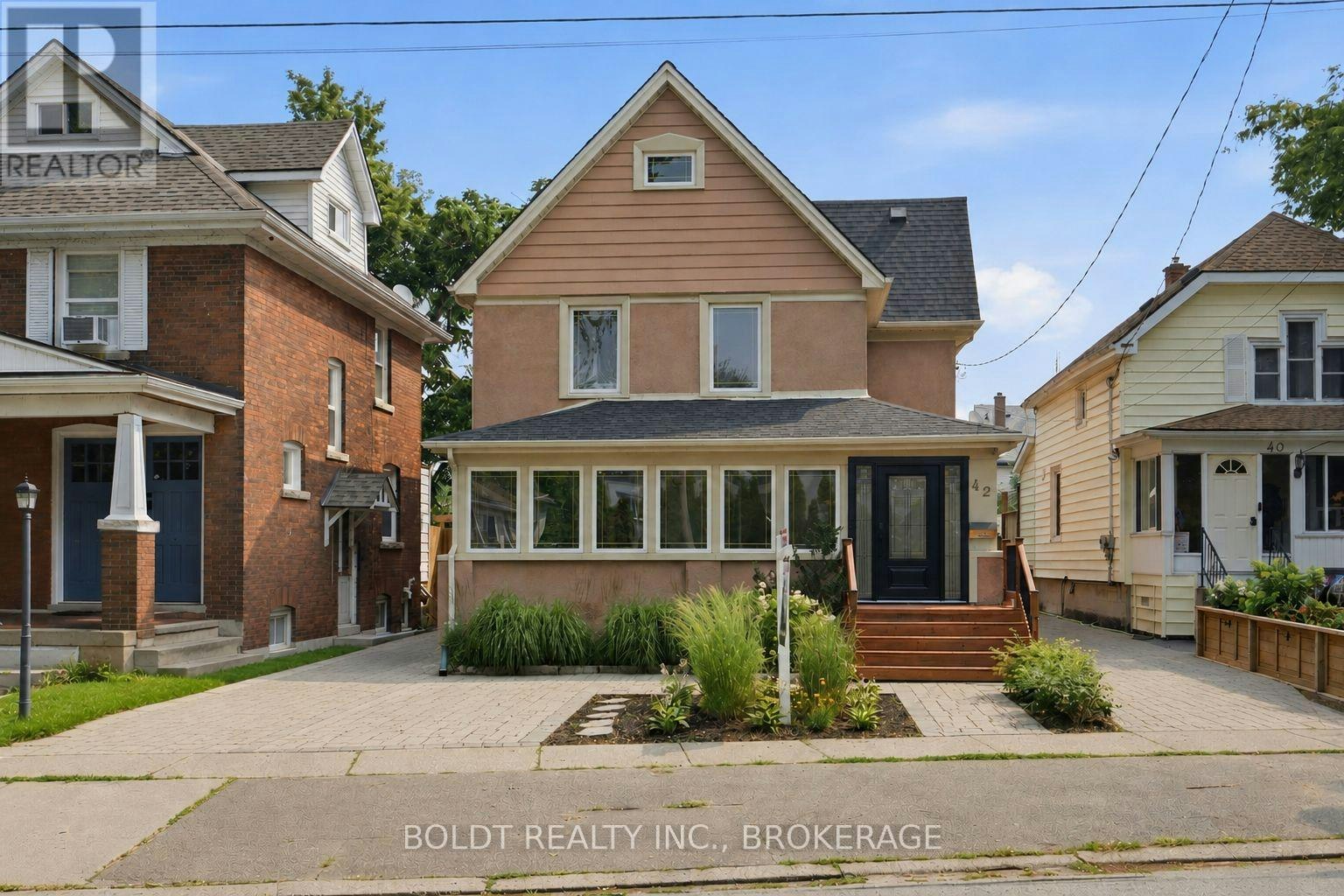 42 Thomas Street, St. Catharines, ON, L2R 6L9