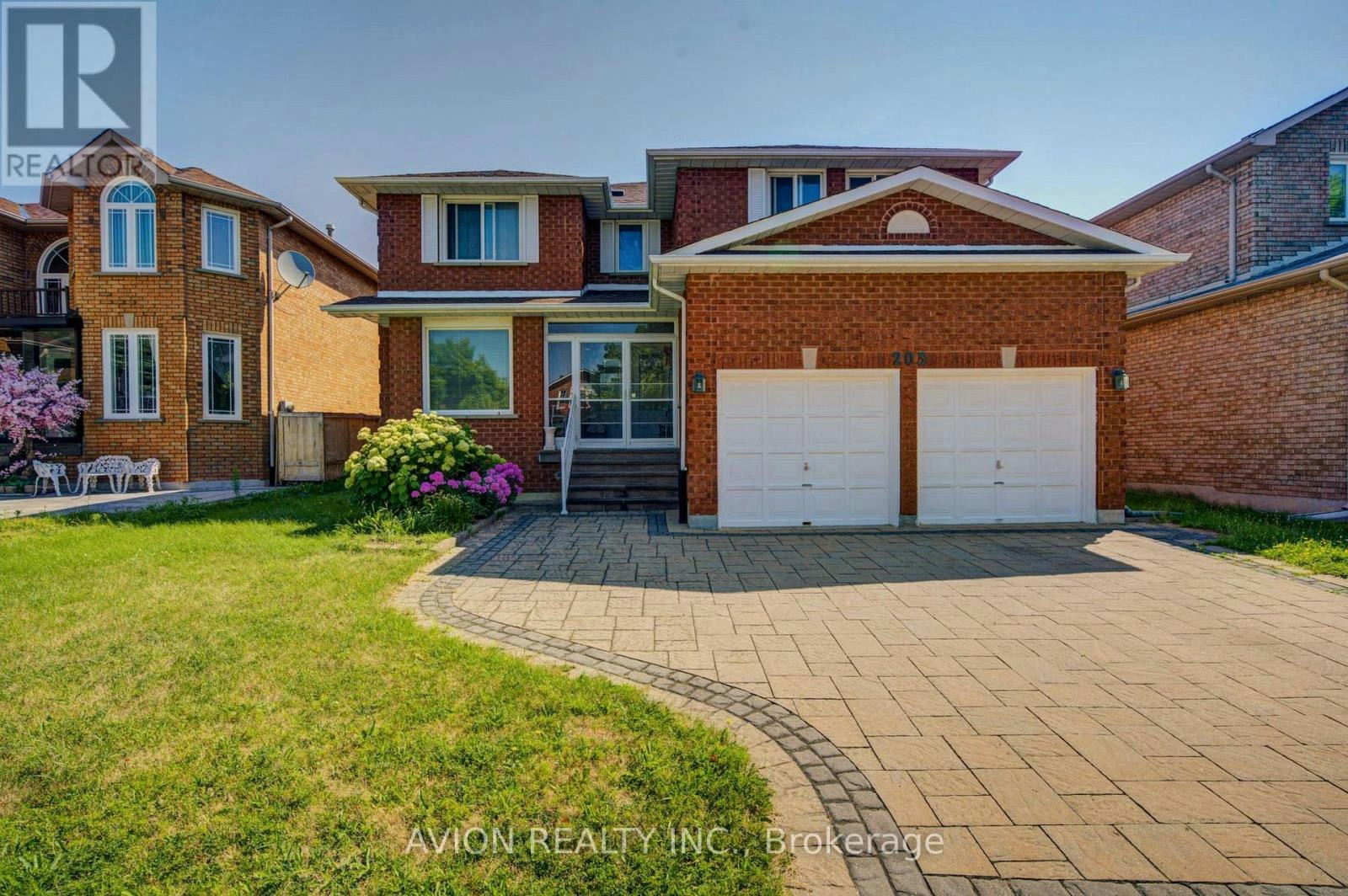 203 Valleymede Drive, Richmond Hill, ON, L4B 3S4
