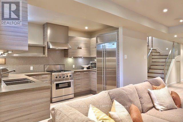 17 Kilbarry Road, Toronto, ON, M5P 1K4