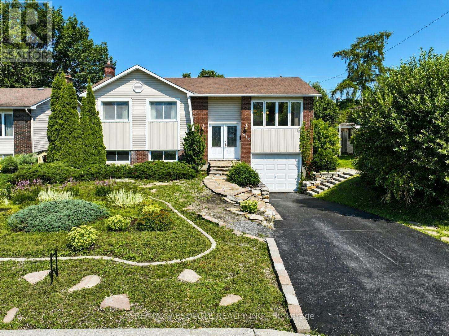 377 Leanne Street, Ottawa, ON, K1E 1V8