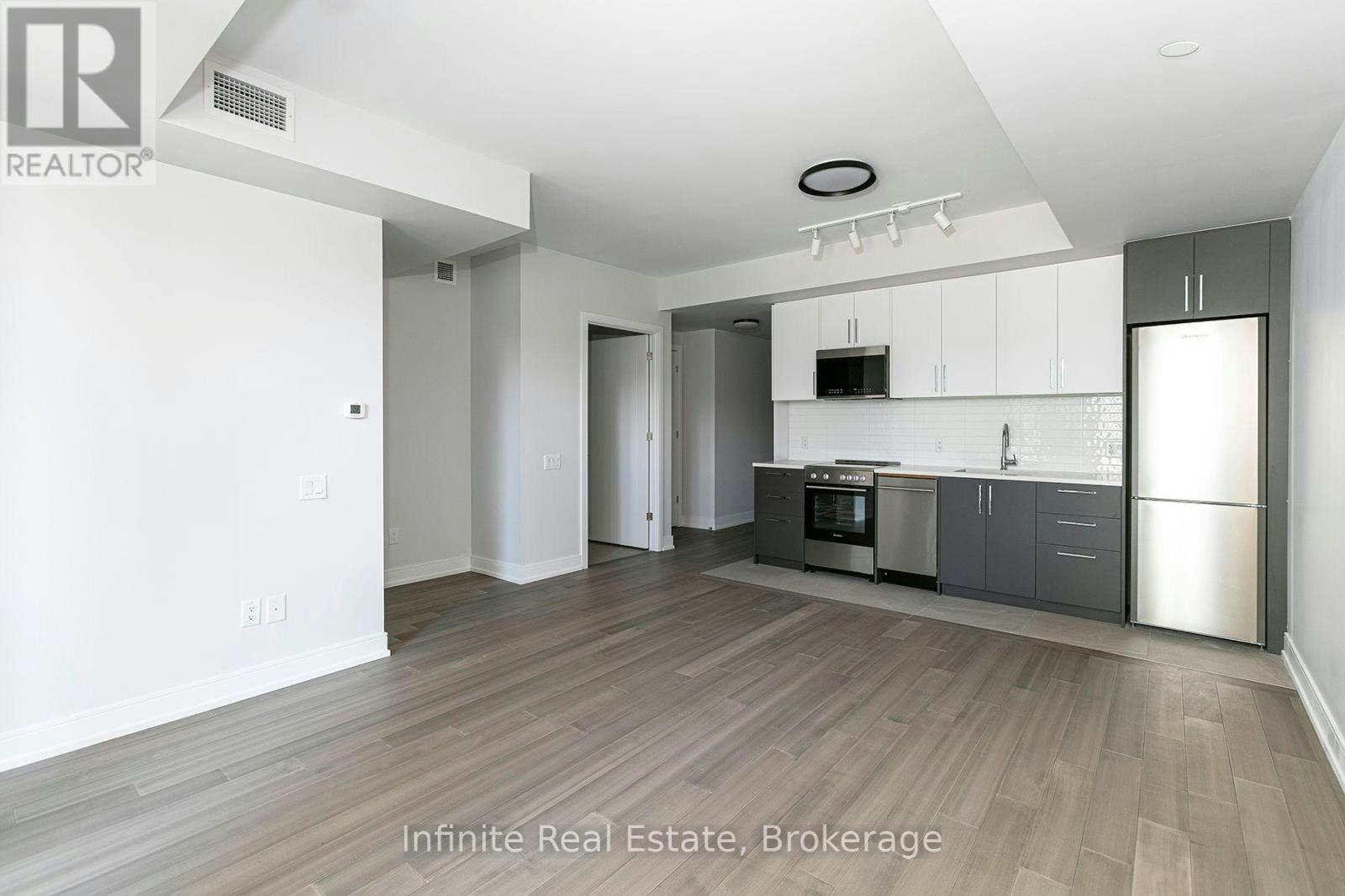 301-664 Spadina Avenue, Toronto, ON, M5S 2H7