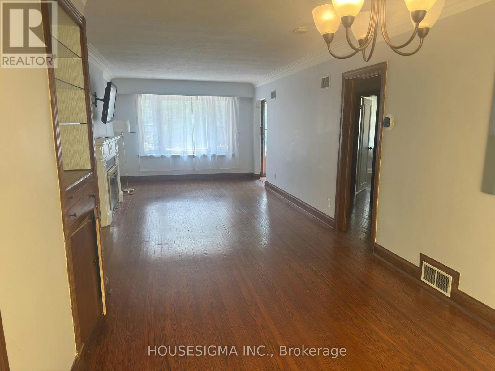 MAIN-206 Burnett Avenue, Toronto, ON, M2N 1V8 - 4