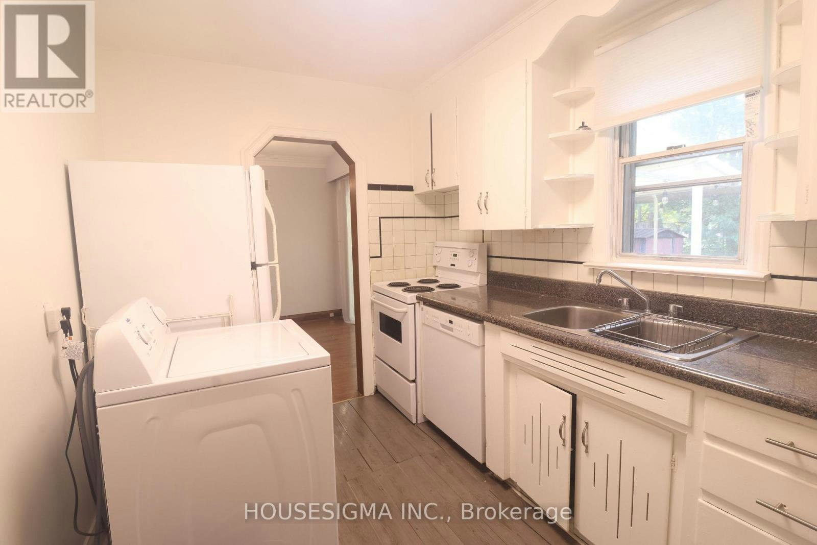 MAIN-206 Burnett Avenue, Toronto, ON, M2N 1V8 - 9