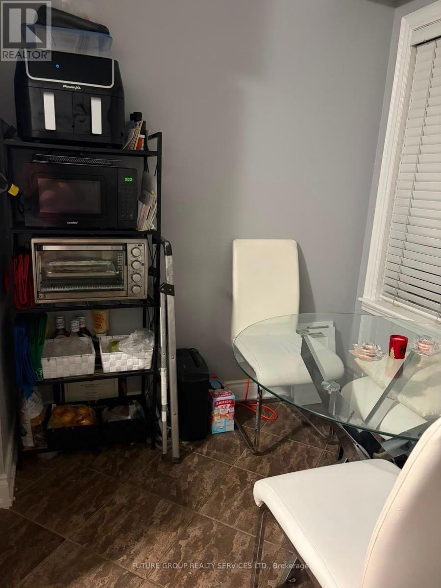 2-613 Dundas Street W, Mississauga, ON, L5B 0B5 - 4