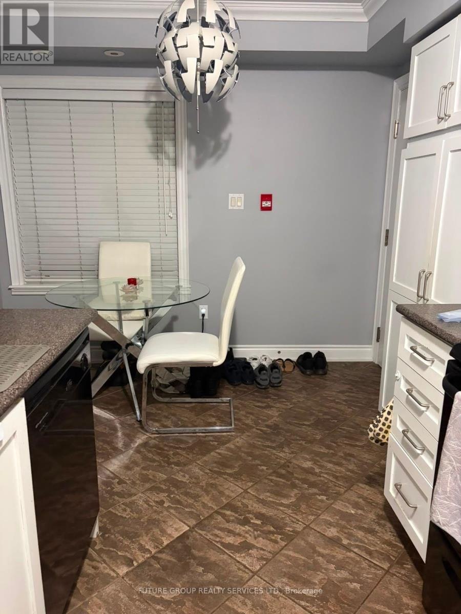 2-613 Dundas Street W, Mississauga, ON, L5B 0B5 - 8