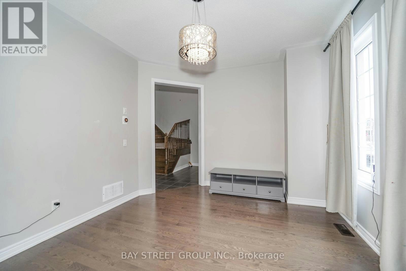 7 Gordon Landon Drive, Markham, ON, L6B 0X9 - 11