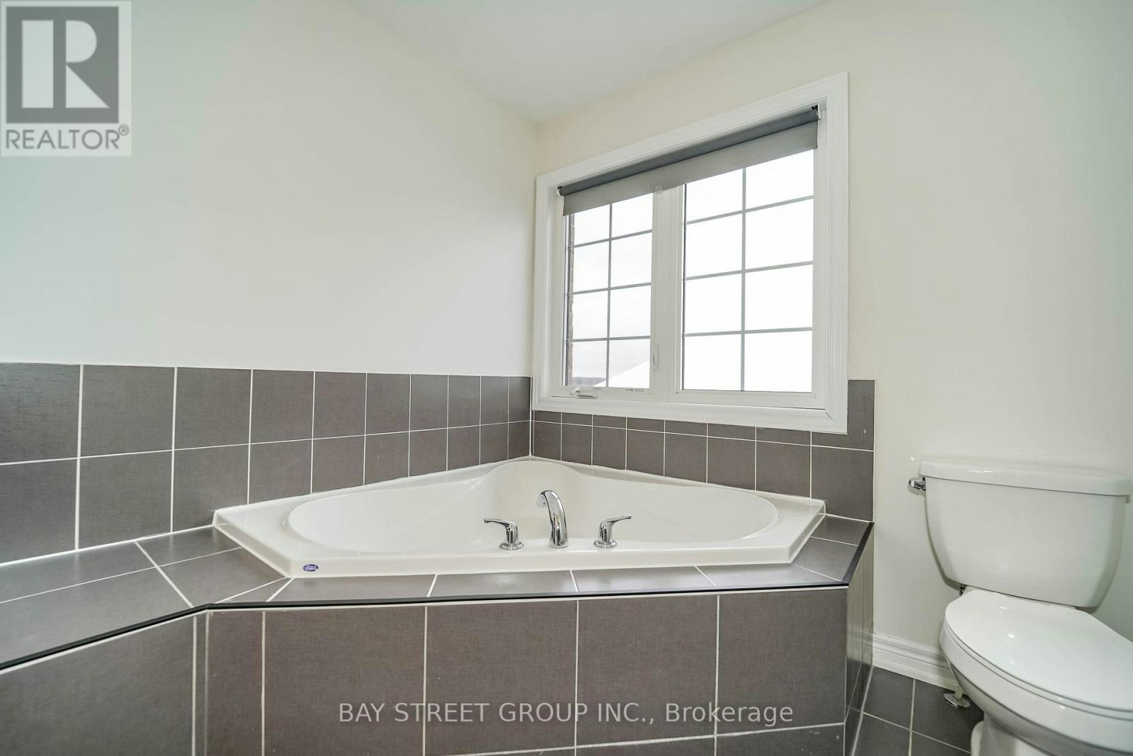 7 Gordon Landon Drive, Markham, ON, L6B 0X9 - 42