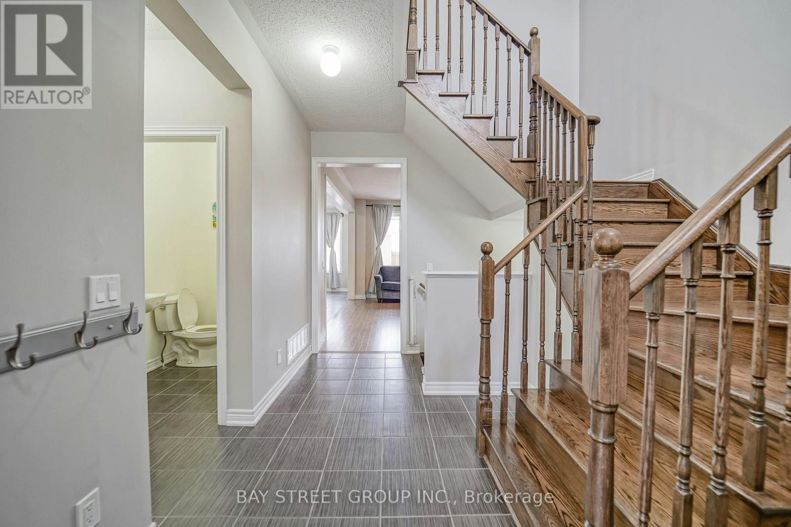 7 Gordon Landon Drive, Markham, ON, L6B 0X9 - 3
