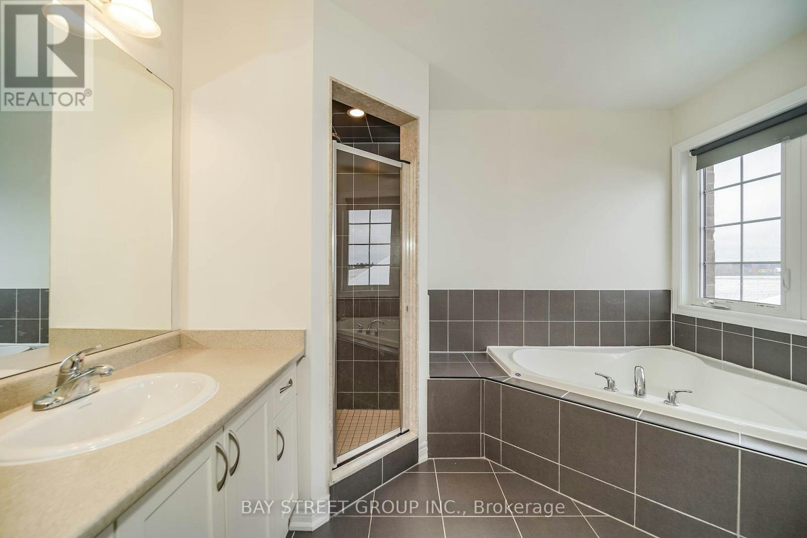 7 Gordon Landon Drive, Markham, ON, L6B 0X9 - 41