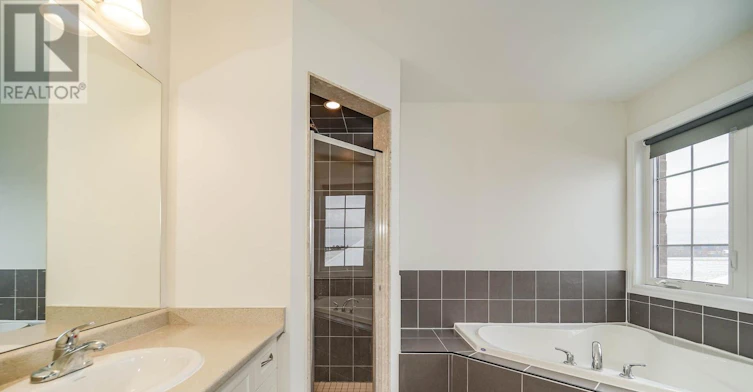 7 Gordon Landon Drive, Markham, ON, L6B 0X9 - 41