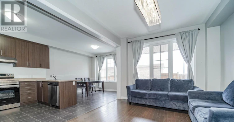 7 Gordon Landon Drive, Markham, ON, L6B 0X9 - 4