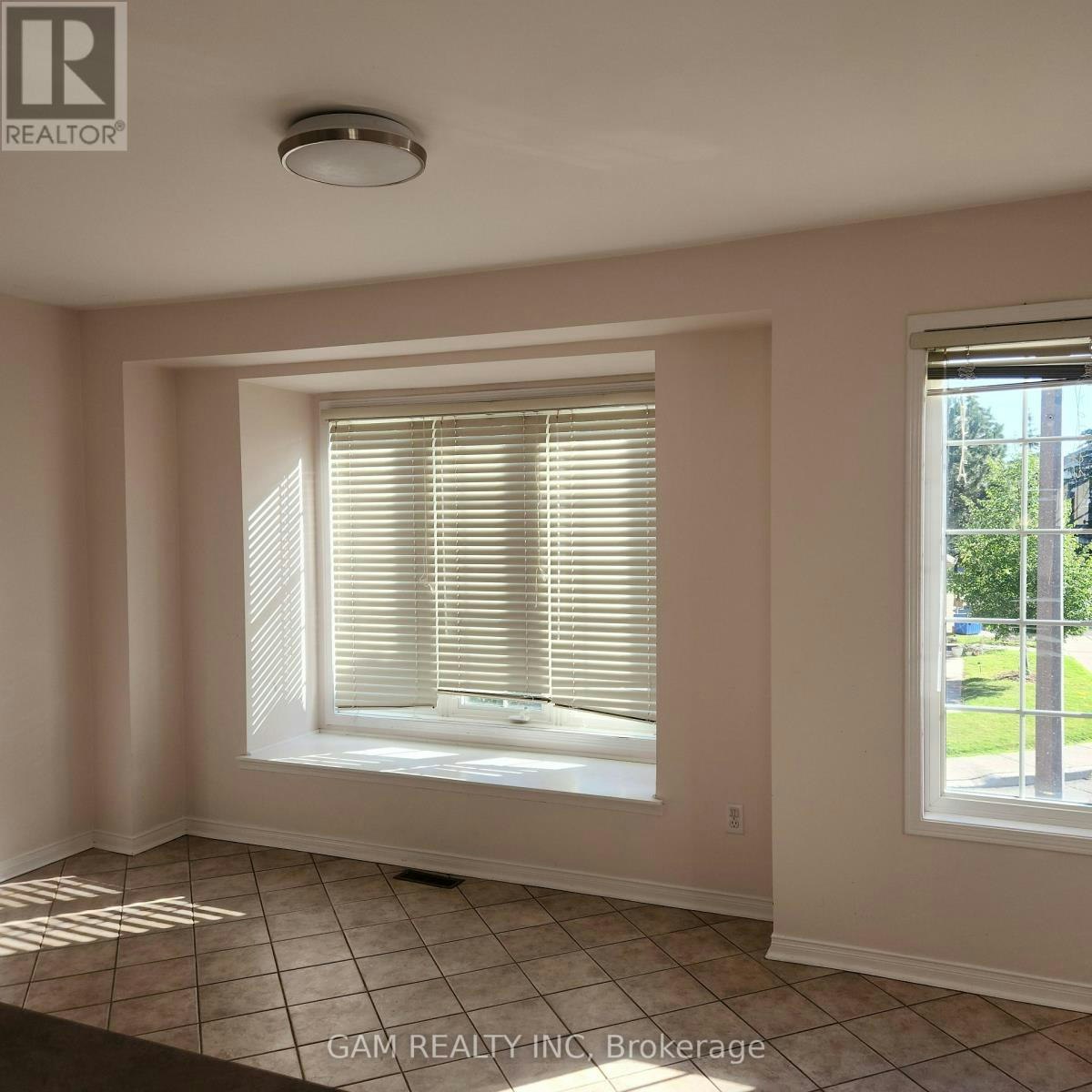 101-5030 Heatherleigh Avenue N, Mississauga, ON, L5V 2G7 - 12