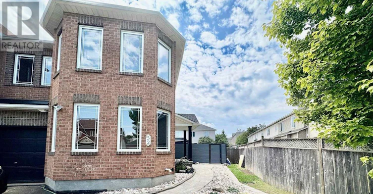 52 Collington Street, Ottawa, ON, K2G 6X3 - 2