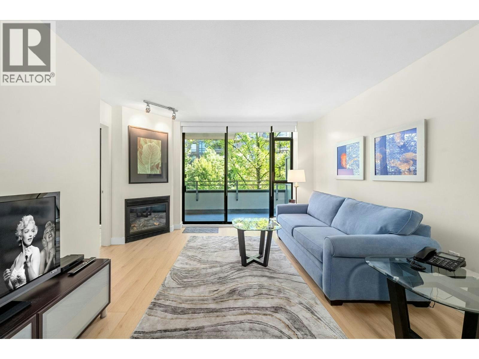 305-175 W 1st Street, North Vancouver, BC, V7M 3N9