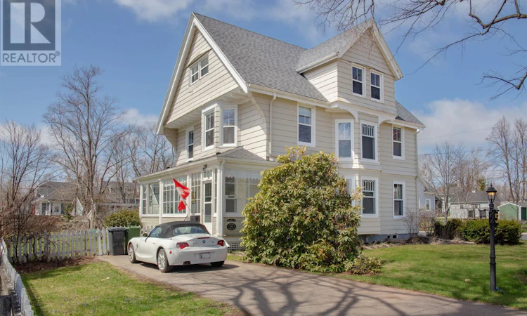 25 Greenfield Avenue