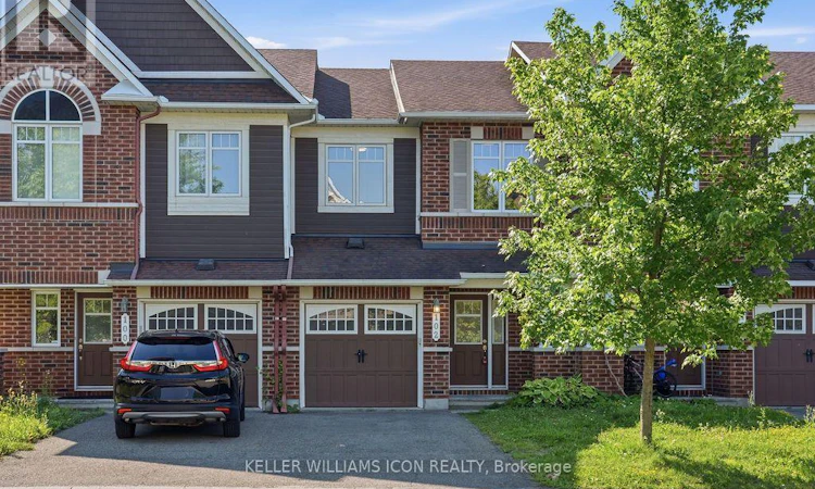 102 Garrity Crescent
