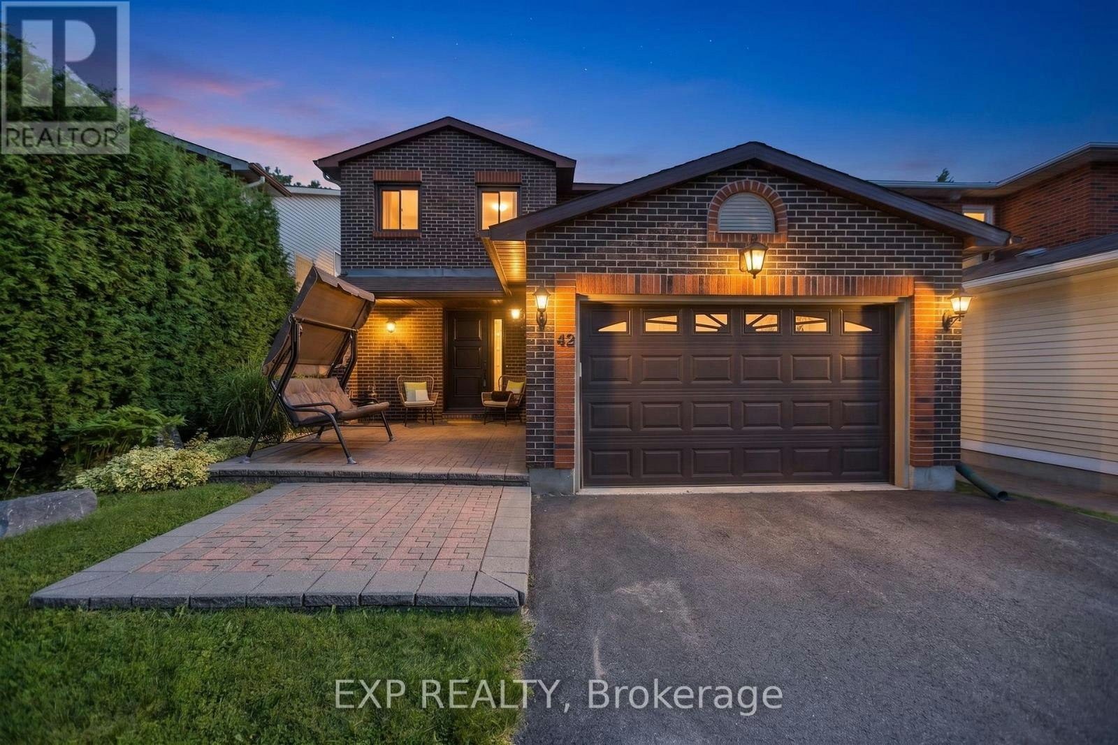 42 Valley Ridge Street, Ottawa, ON, K2E 7W2