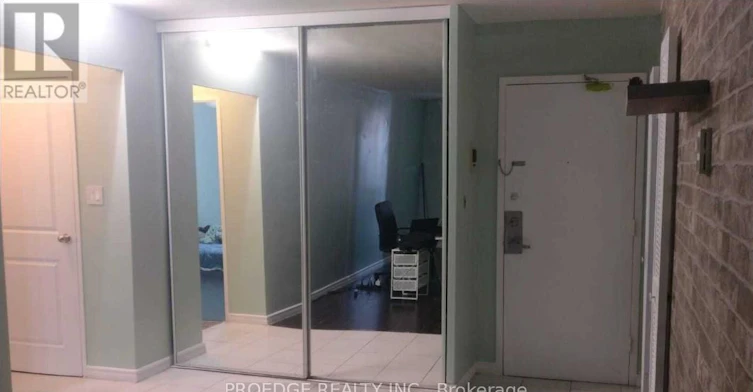 102-5 Massey Square, Toronto, ON, M4C 5L6 - 2