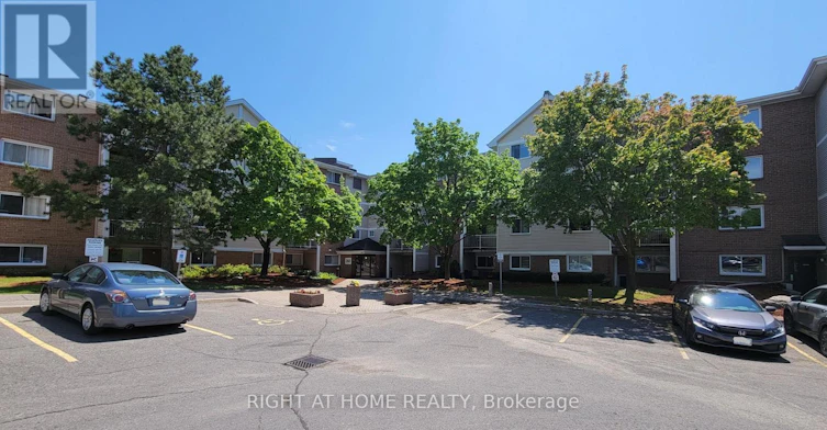 414-260 Brittany Drive, Ottawa, ON, K1K 4M2