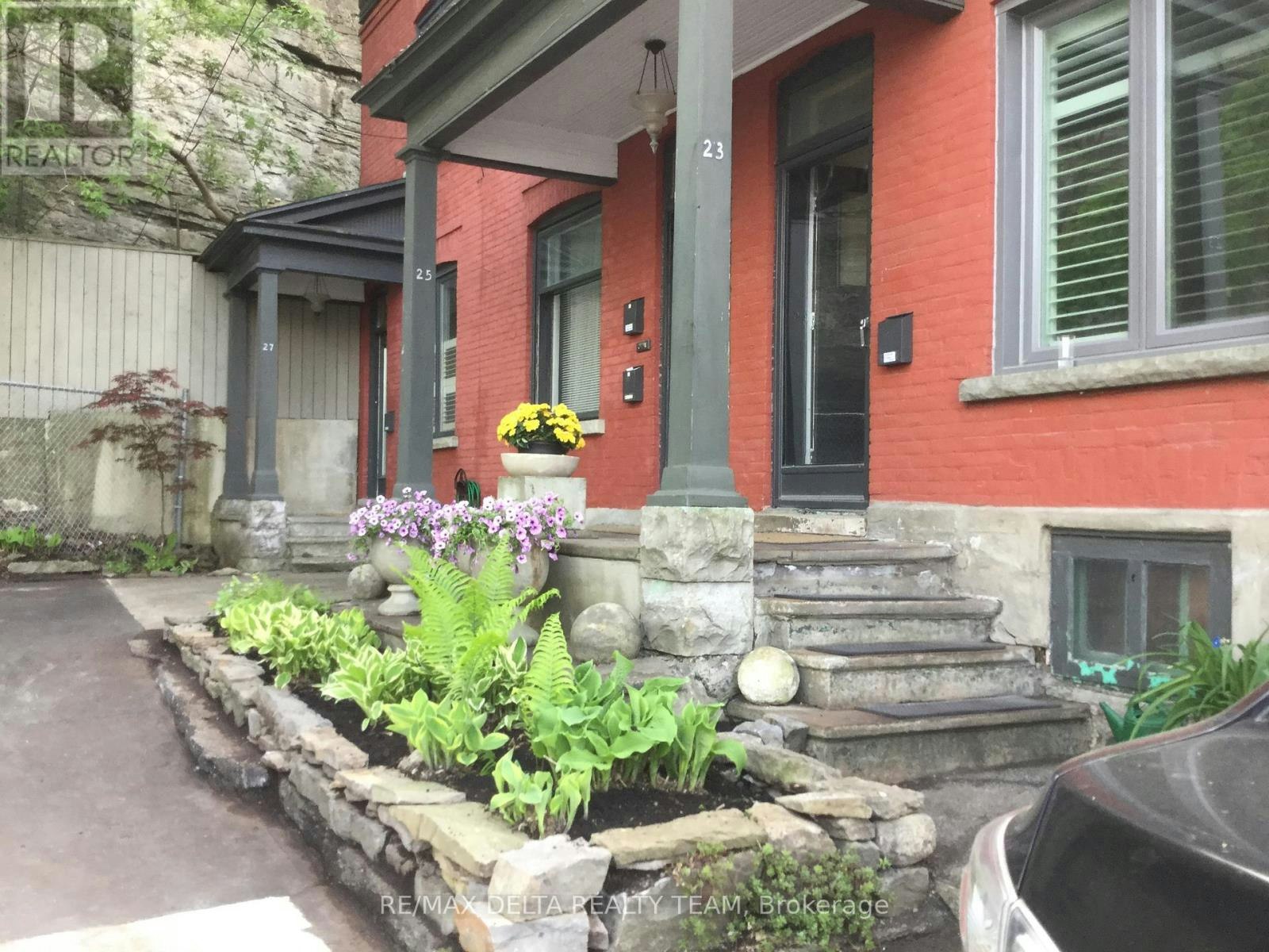 27 Perkins Street, Ottawa, ON, K1R 7G4