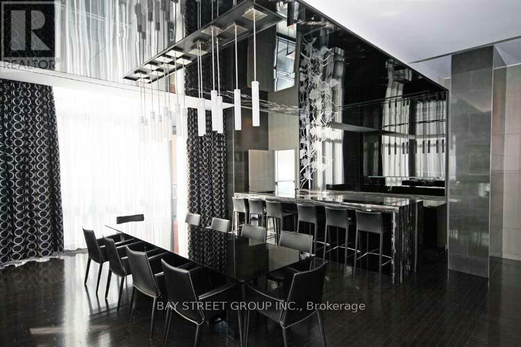 1909-770 Bay Street, Toronto, ON, M5G 0A6 - 11