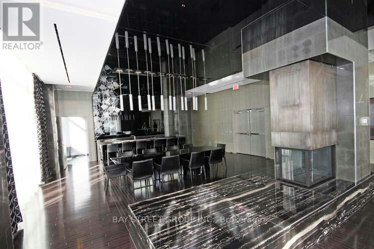 1909-770 Bay Street, Toronto, ON, M5G 0A6 - 10