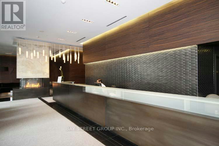 1909-770 Bay Street, Toronto, ON, M5G 0A6 - 3