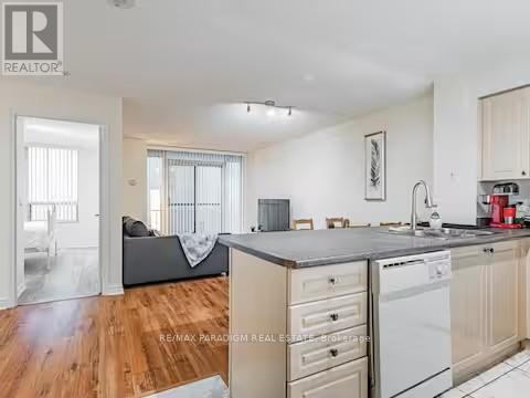 3703-30 Grand Trunk Crescent, Toronto, ON, M5J 3A4 - 5