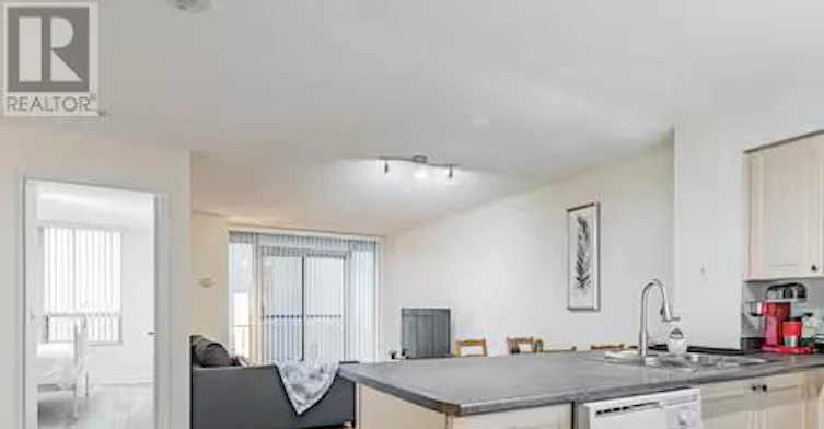 3703-30 Grand Trunk Crescent, Toronto, ON, M5J 3A4 - 5