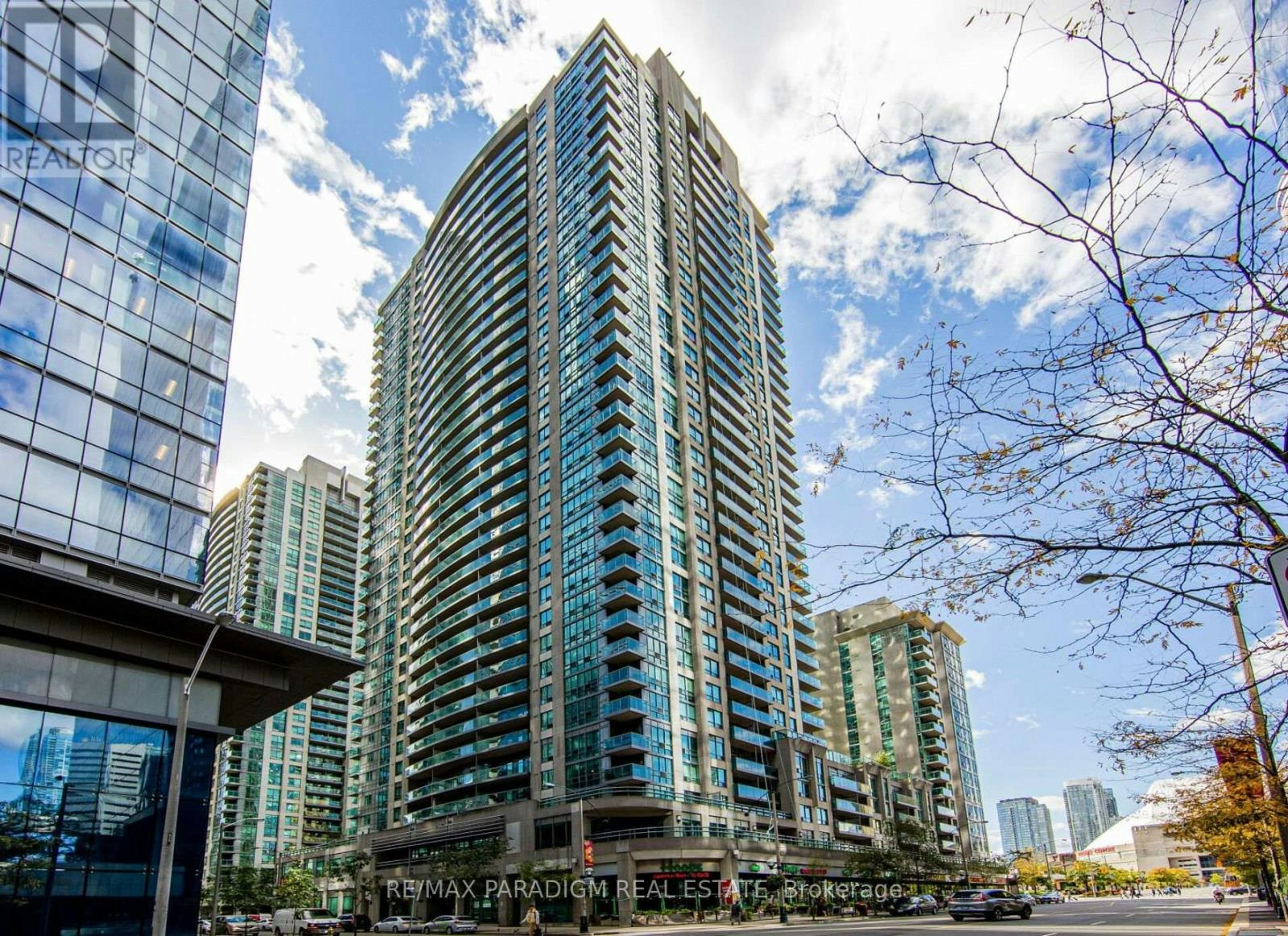 3703-30 Grand Trunk Crescent, Toronto, ON, M5J 3A4
