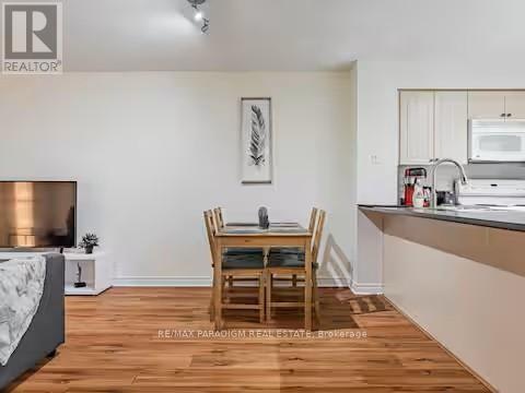 3703-30 Grand Trunk Crescent, Toronto, ON, M5J 3A4 - 8