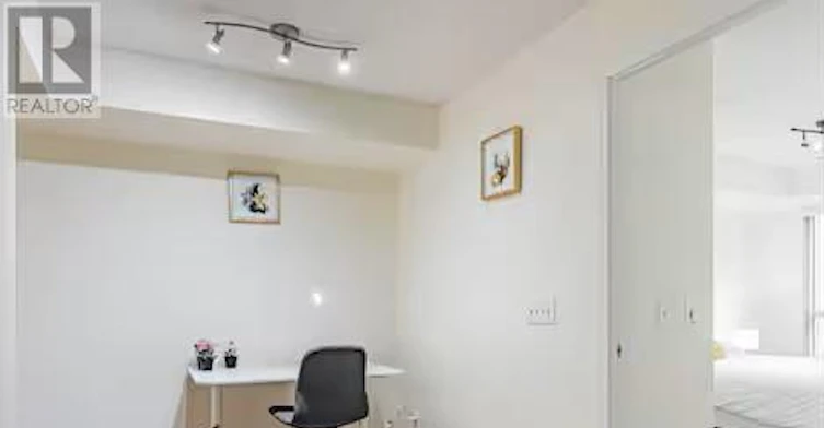3703-30 Grand Trunk Crescent, Toronto, ON, M5J 3A4 - 9