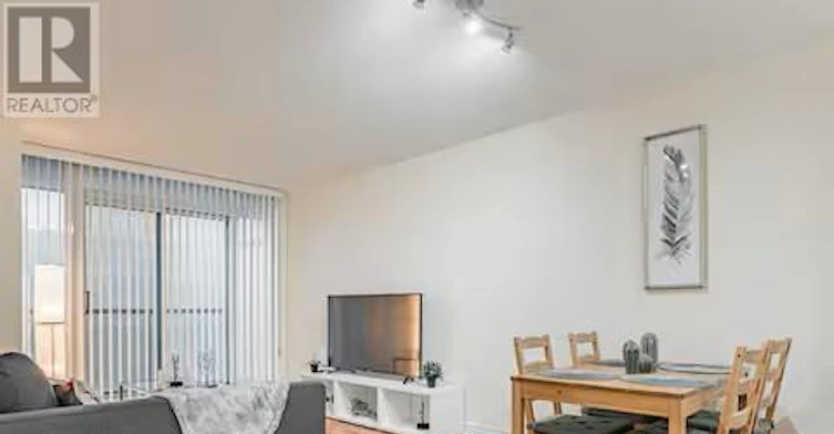 3703-30 Grand Trunk Crescent, Toronto, ON, M5J 3A4 - 3