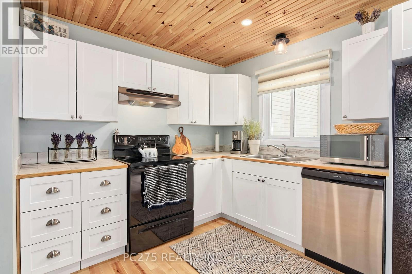 24-301 Carlow Road, Port Stanley, ON, N5L 1B7