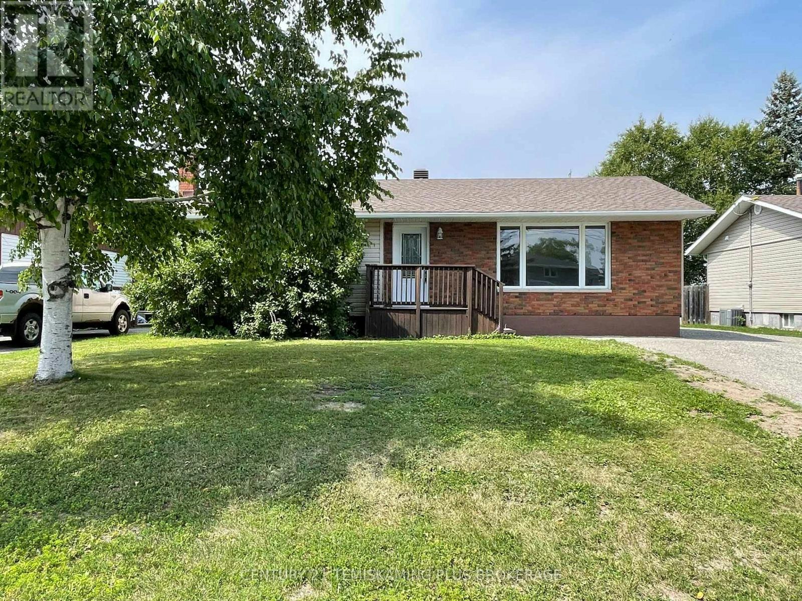 225 Hessle Avenue, Temiskaming Shores, ON, P0J 1P0