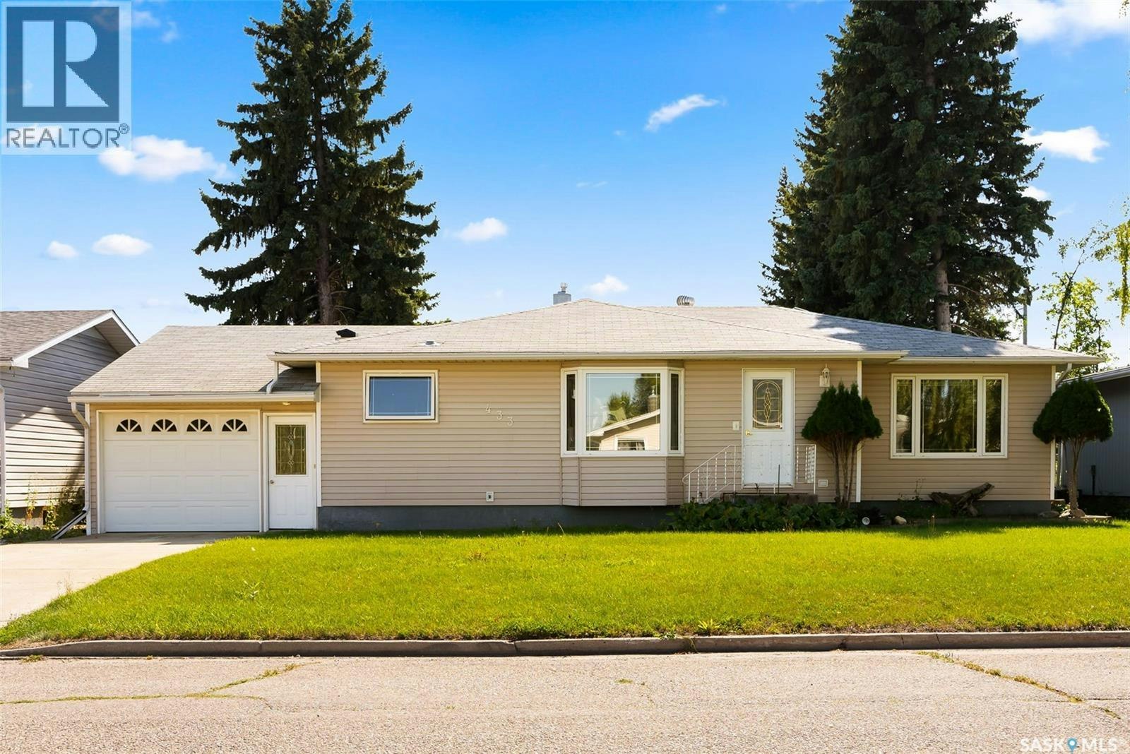 433 9th Avenue W, Melville, SK, S0A 2P0