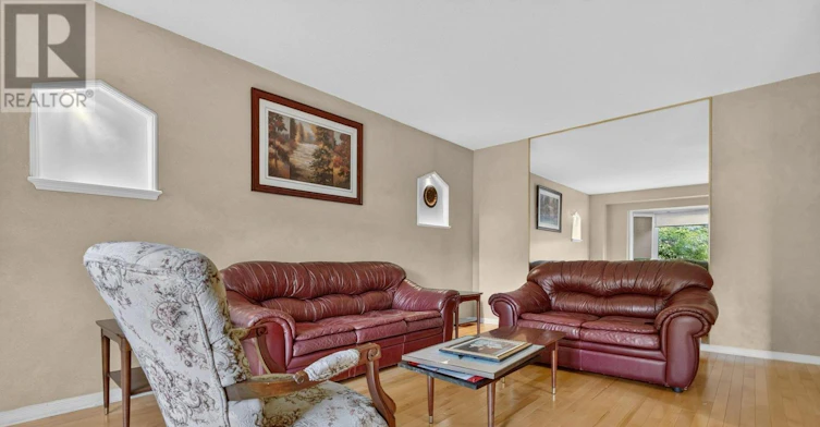 13 Sherk Crescent, Ottawa, ON, K2K 2L4 - 4