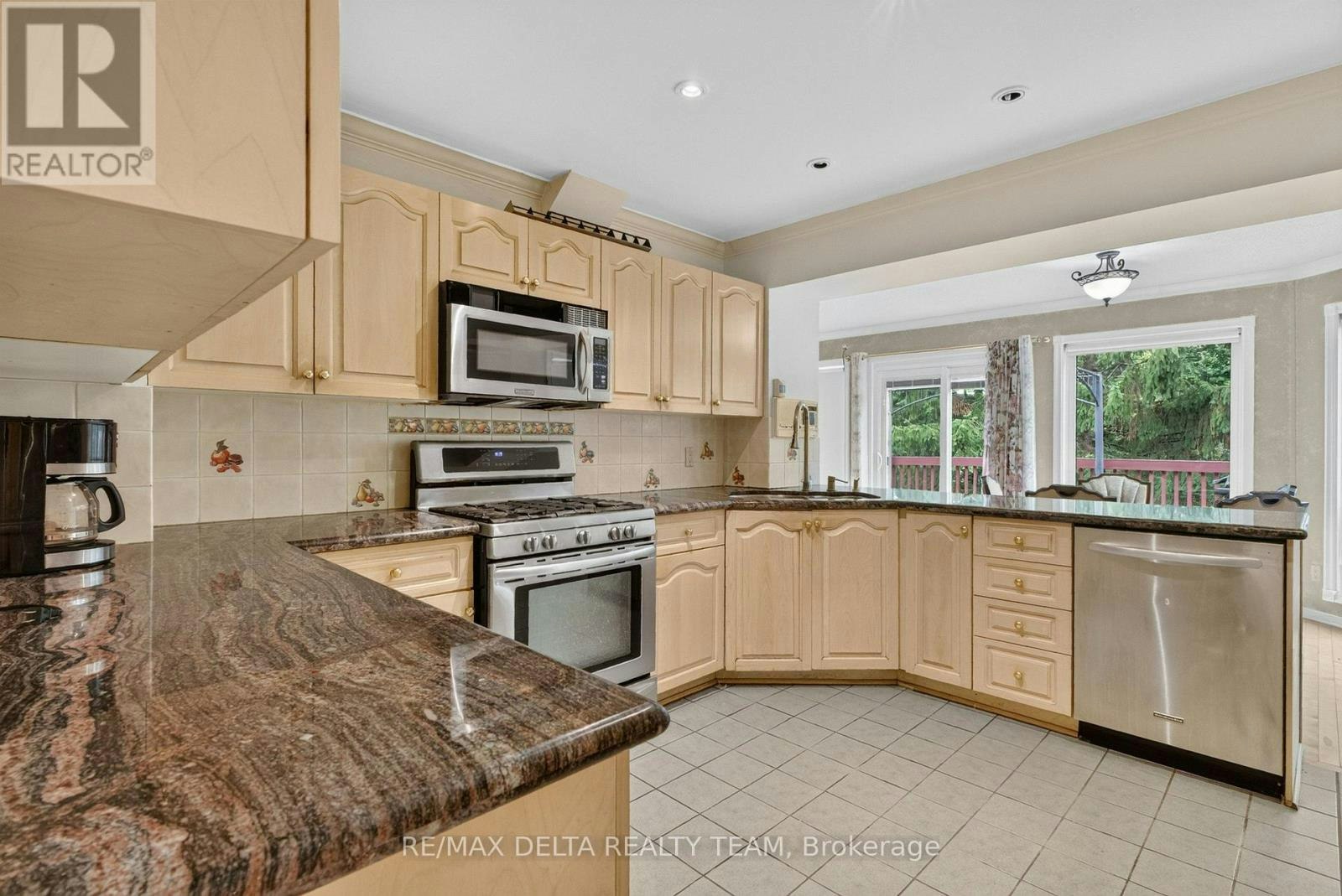 13 Sherk Crescent, Ottawa, ON, K2K 2L4 - 9