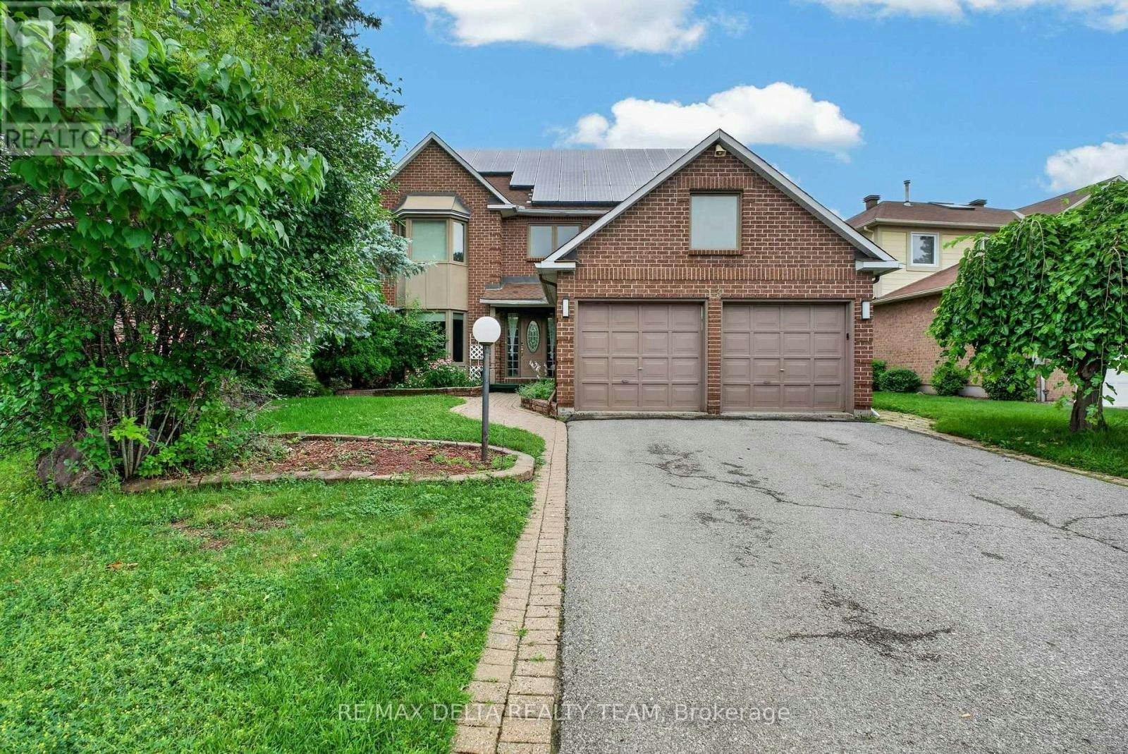 13 Sherk Crescent, Ottawa, ON, K2K 2L4