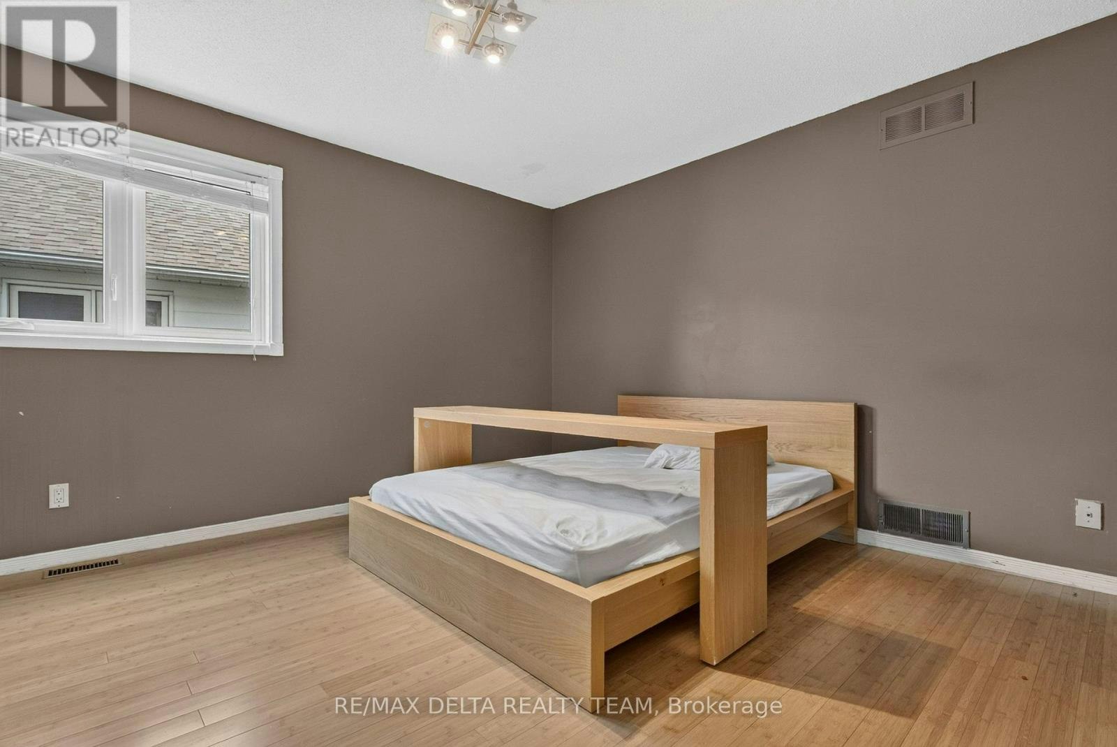 13 Sherk Crescent, Ottawa, ON, K2K 2L4 - 17