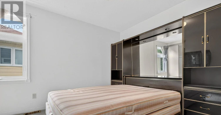 13 Sherk Crescent, Ottawa, ON, K2K 2L4 - 18
