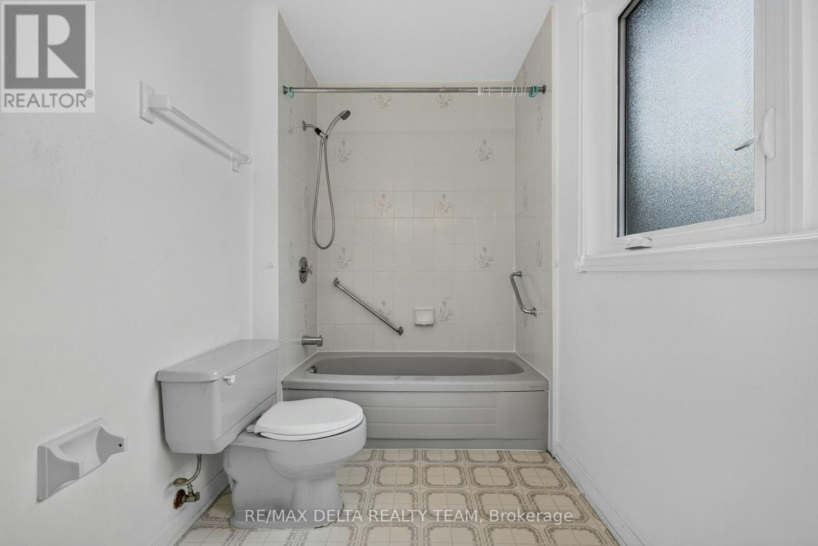 13 Sherk Crescent, Ottawa, ON, K2K 2L4 - 16