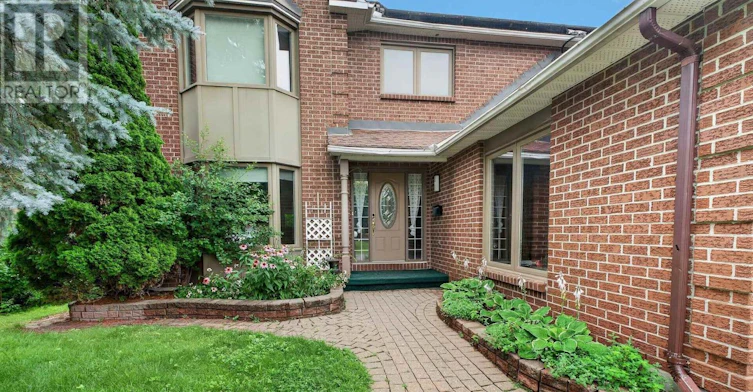 13 Sherk Crescent, Ottawa, ON, K2K 2L4 - 2