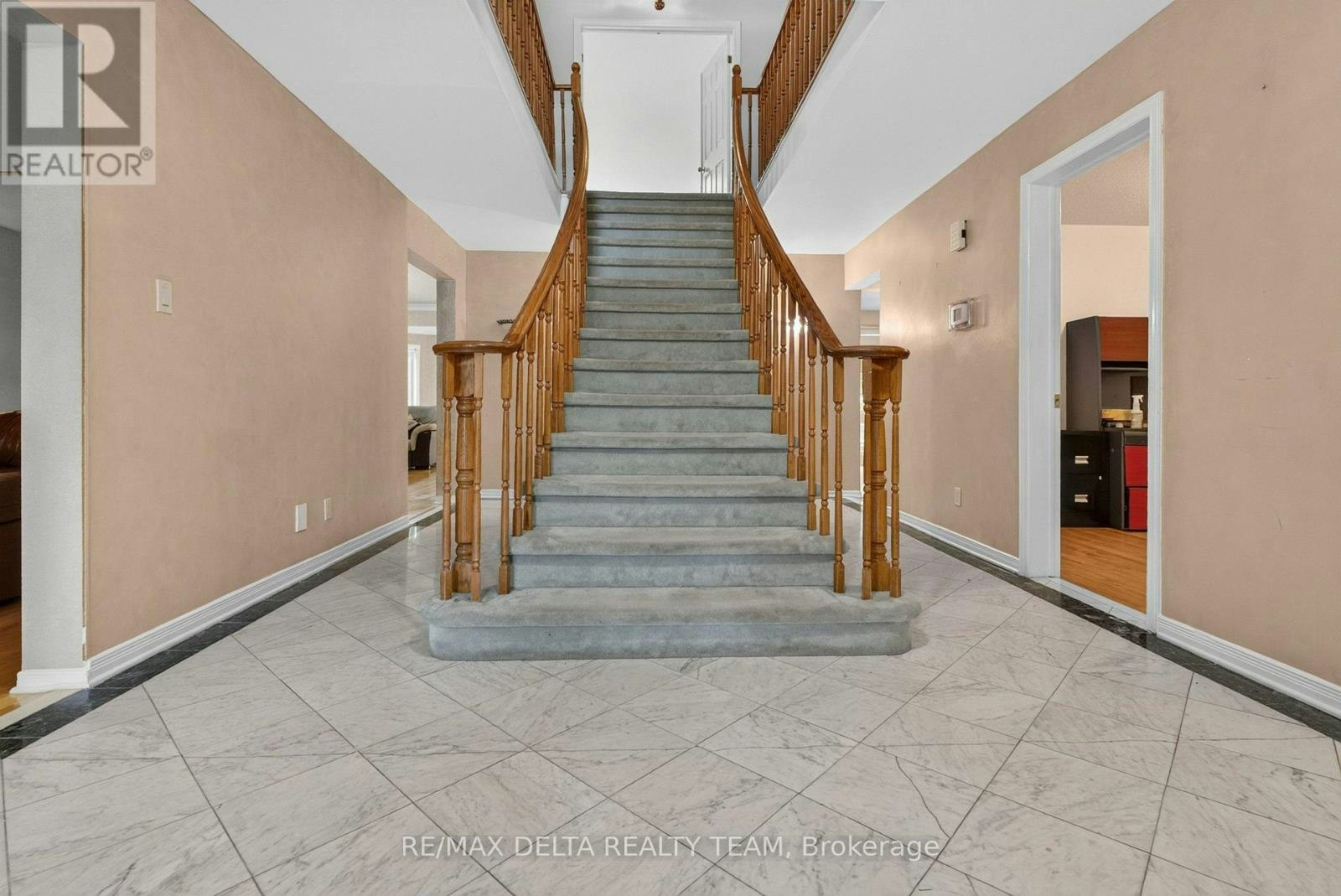 13 Sherk Crescent, Ottawa, ON, K2K 2L4 - 3