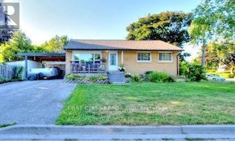 369 Paliser Crescent S
