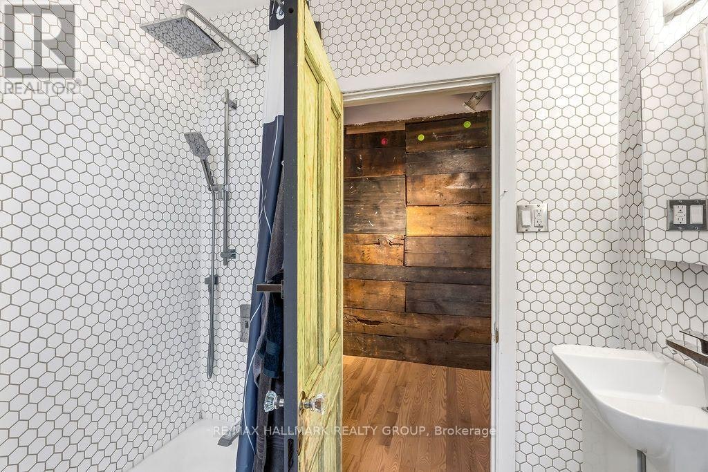 439 Kent Street, Ottawa, ON, K2P 2B4 - 28