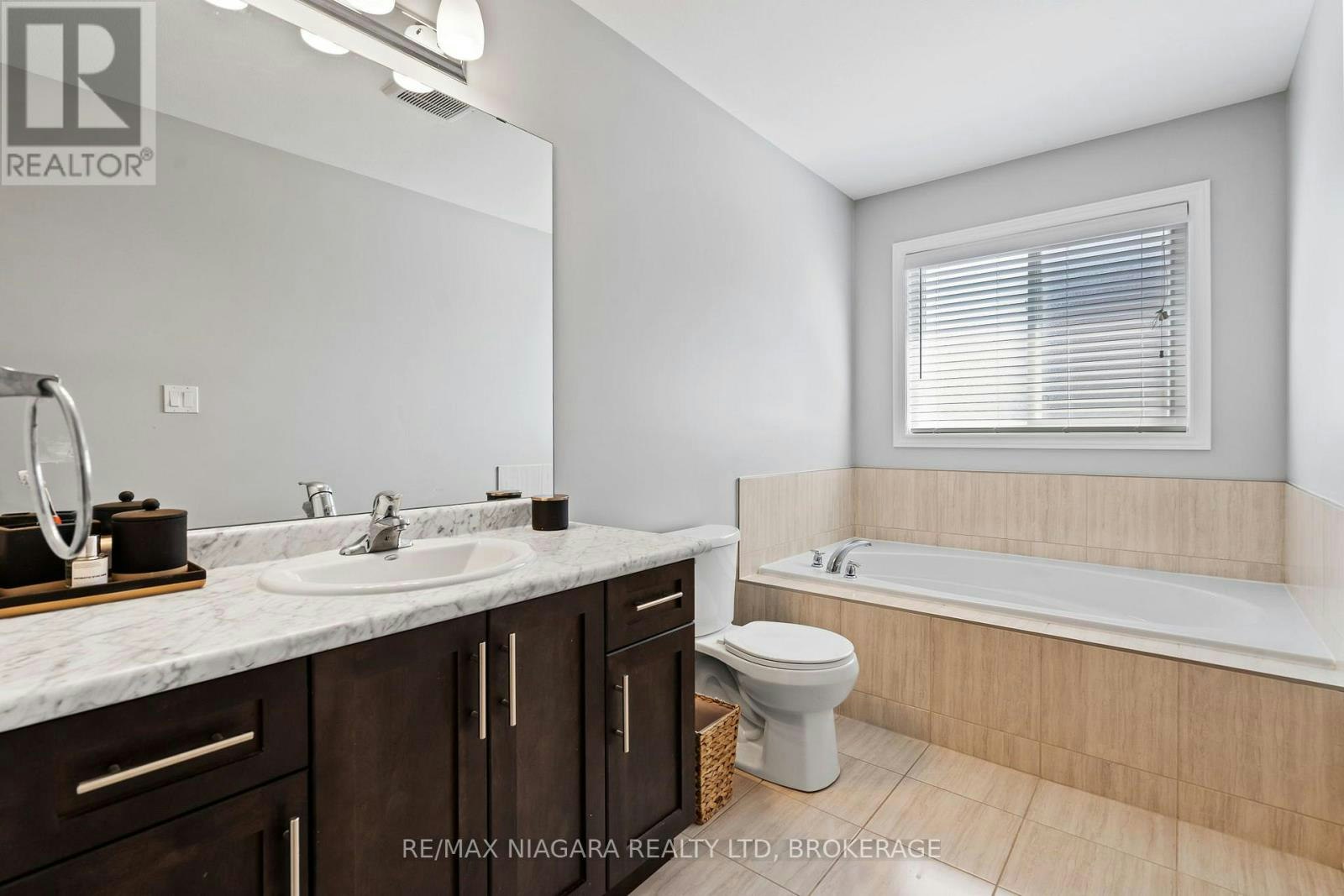 7 Riley Avenue, Pelham, ON, L0S 1E6 - 21
