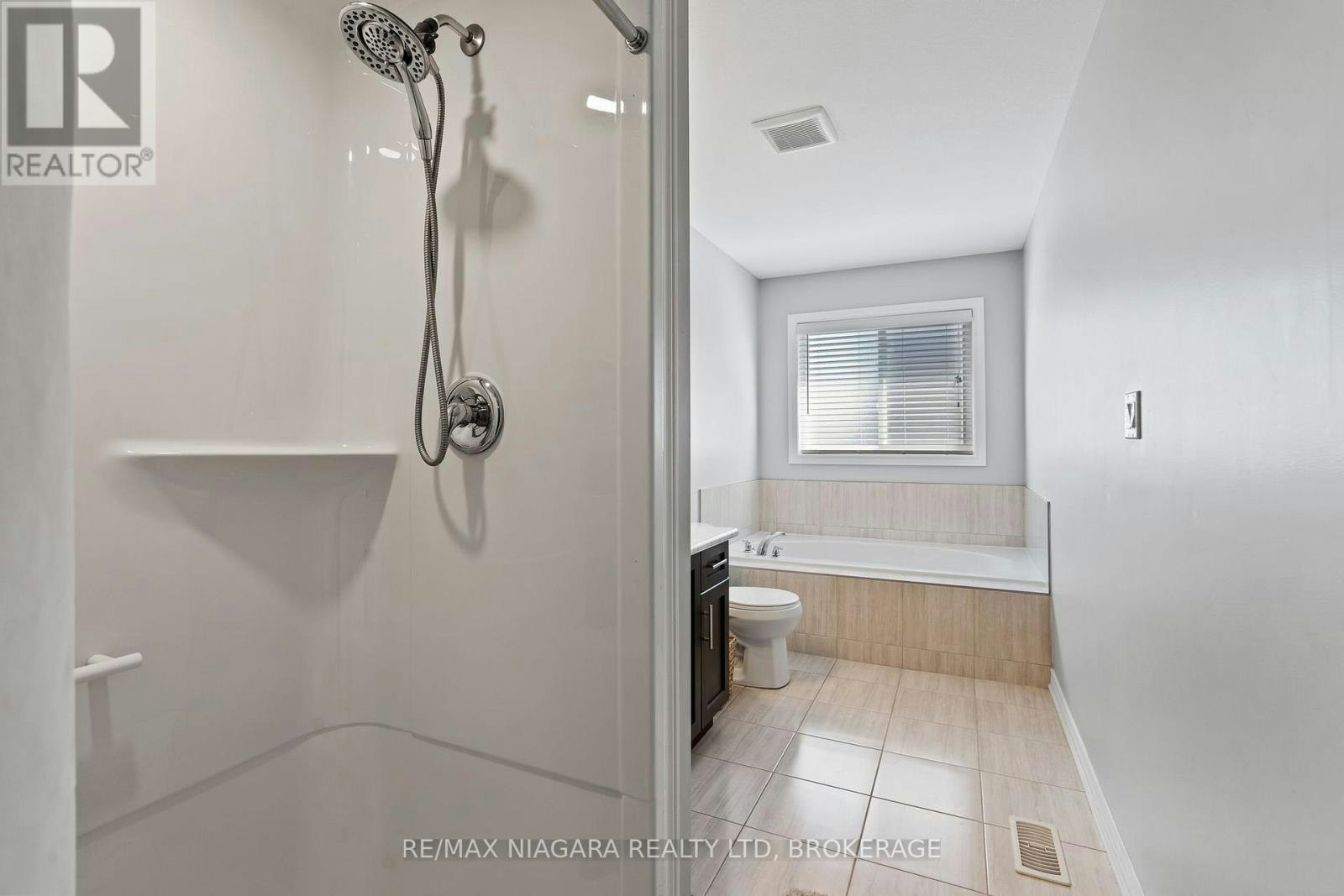 7 Riley Avenue, Pelham, ON, L0S 1E6 - 19